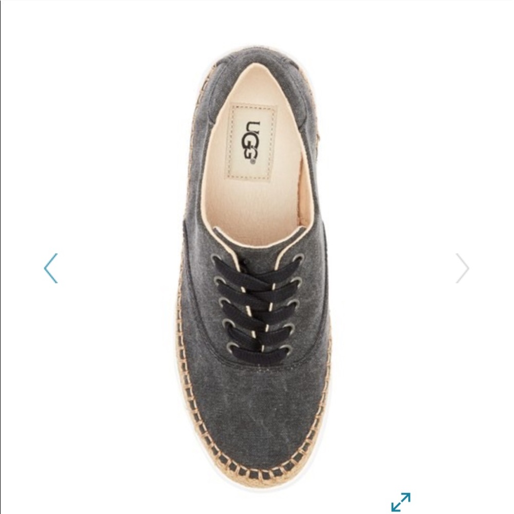 Uggs shoe